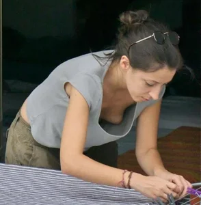 Candid boobs, nip slip and downblouse pics