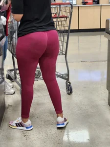 Out In The Wild 24 ( Phat ass ebony in leggins) Must See