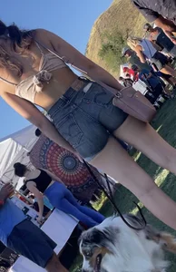 Really pretty college girl showing that ass off