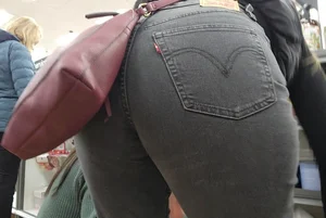 Blonde milf in black Levis