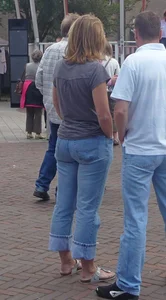 Milf in jeans