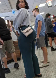 Thick curlyhead goddess in blue leggings