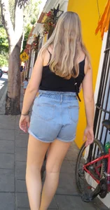 NICE GIRLS ON THE STREET