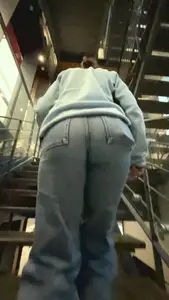 7 college girls going the upstairs in jeans