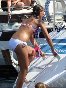 Bikini girls