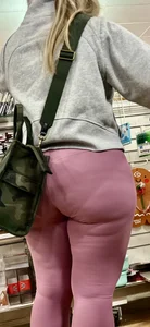 Blonde lady in pink leggings VPL‼️
