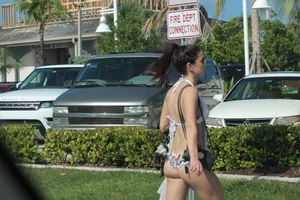 Another gallery of sexy Deerfield Beach girls in bikinis