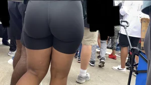 Bubble butt in legging shorts