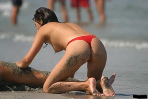 Sexy candid topless and nude beach girls