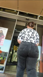 Fat nerdy ass🍑
