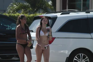 Florida beach and bikini girls