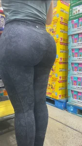 Perfect round ass in leggings/Milf in jeans