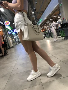 Nice candid legs and booty in shorts mall foodcourt closeups