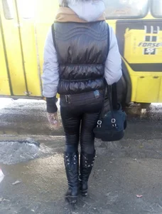 Nice Candid Girl in Leggings And Boots With a Hot Little Ass on a Bus Stop Creepshot