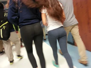 Candid Booties in Tights Creepshots Gallery