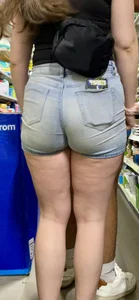 Hot college PAWG in tight Jean shorts!