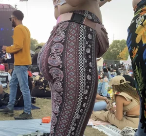 Sexy blonde with flare leggings. Fat ass