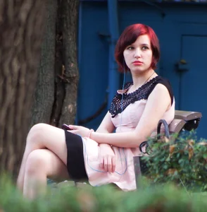 Park Creepshot of Girl with Amazing Hot Legs