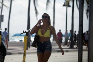 Deerfield Beach bikini babes