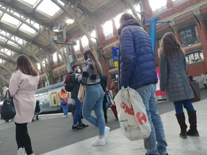 I like when trains are late