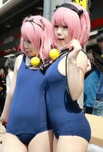 Sexy Asian girls in Cosplay outfits