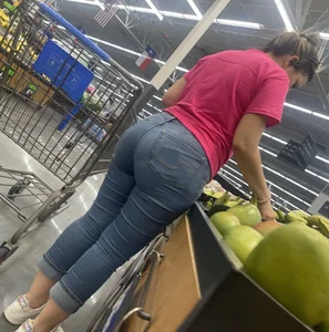 I’m on fire  Another amazing MILF ass (OC/Close up/Gif)