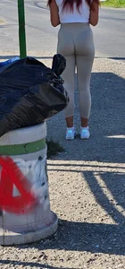 [OC] Redhair girl in tight leggins❤️