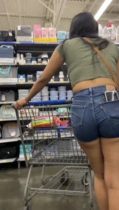 A post full of Latinas