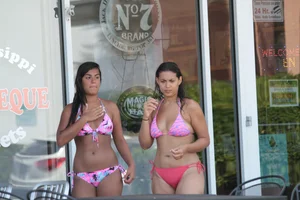 Various sexy Florida beach and bikini girls