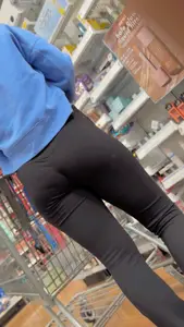 Perfect ass in flare leggings