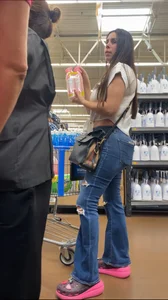 Sexy latina milf with great ass