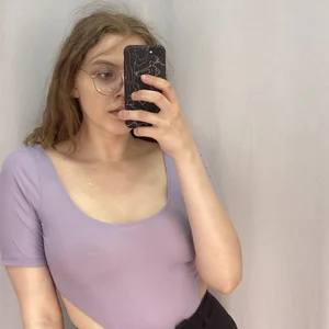 Hot amateur bespectacled chubby girl’s leaked erotic selfies