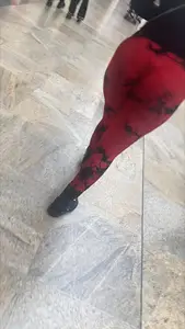 Massive PAWG ass in red leggings