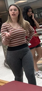 Thick nerd shopping for shoes I hope cause her sh*ts beat lmao