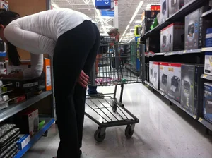 Candid Girl in Leggings Bending Over at the Supermarket Creepshot