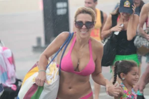 Florida beach and bikini girls
