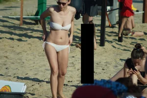 Sexy Girl in Swimsuit and Sunglasses Cameltoe Beach Candid Photos