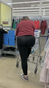 Bubble butt in leggings
