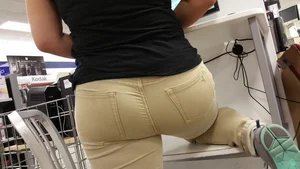 Big chunky ass in tight jeans closeup