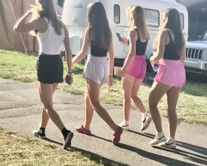 Short shorts at the fair