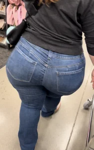 BBW ((WIDE HIPS WIDE ASS in tight jeans))