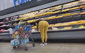 BBL Afro Latina MILF Bending Over