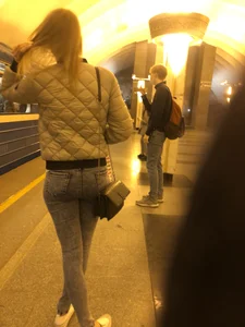 Sexy Butt And Thin Legs in Tight Jeans in Subway Creepshots Gallery