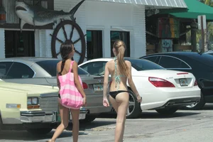 Another gallery of sexy Deerfield Beach girls in bikinis