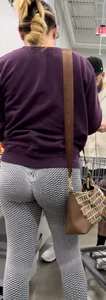 Hot Latina shopper