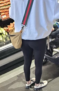 Few market MILFs