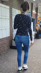 Slim Candid Milf in Tight Blue Jeans Street Creepshots