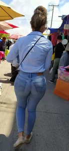 Mmmmm more nice levi’s butts #3 (Non OC)