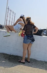 JUMPiNG THE FENCE !!!