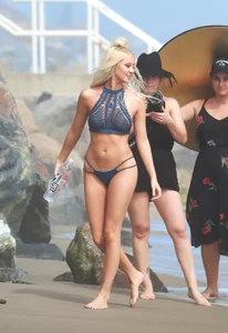 Candid tits and pokies